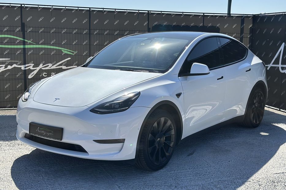 Продам Tesla Model Y Dual Motor Long Range 2021 года в Киеве