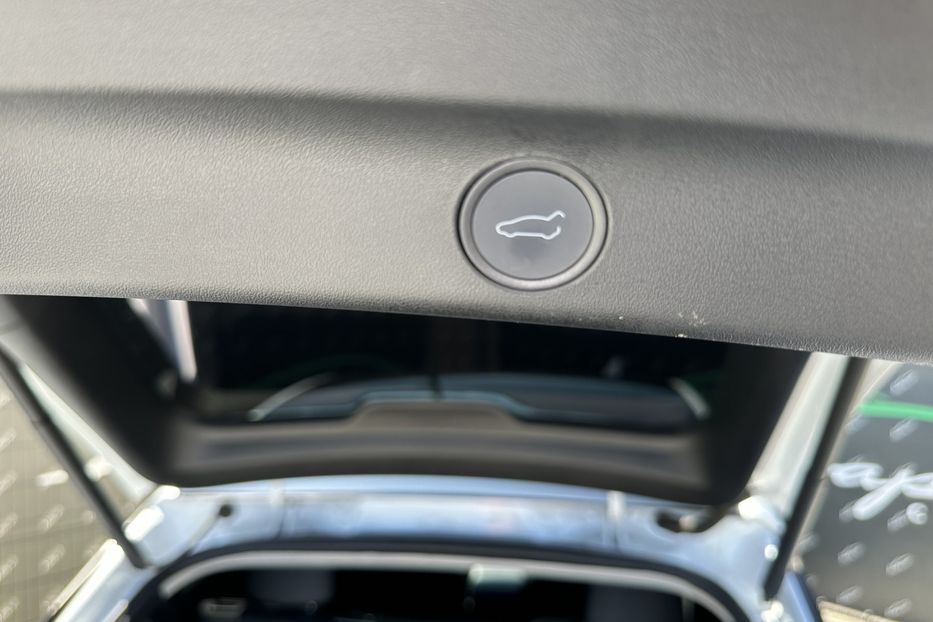 Продам Tesla Model Y Dual Motor Long Range 2021 года в Киеве