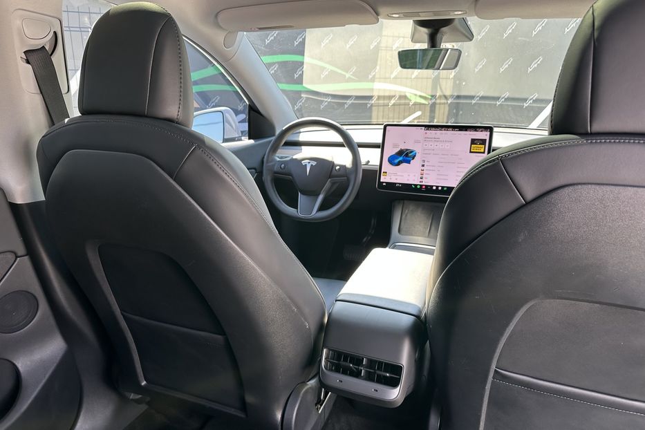 Продам Tesla Model Y Dual Motor Long Range 2021 года в Киеве