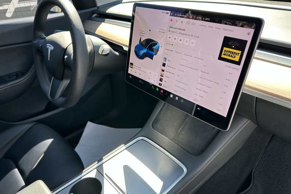 Продам Tesla Model Y Dual Motor Long Range 2021 года в Киеве