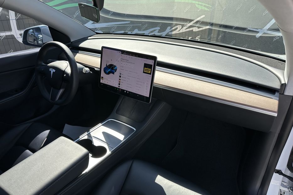 Продам Tesla Model Y Dual Motor Long Range 2021 года в Киеве