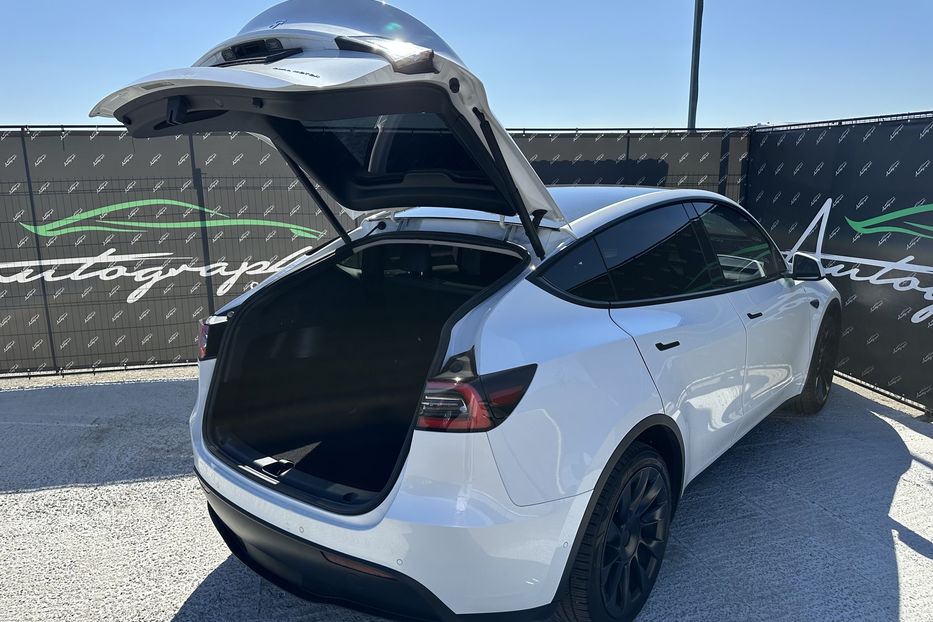 Продам Tesla Model Y Dual Motor Long Range 2021 года в Киеве
