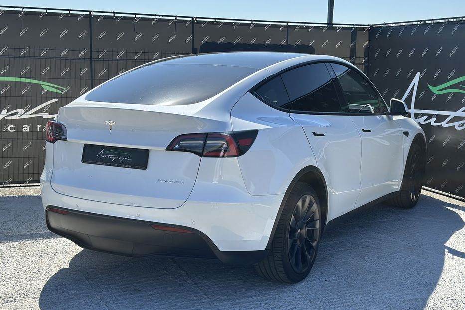Продам Tesla Model Y Dual Motor Long Range 2021 года в Киеве