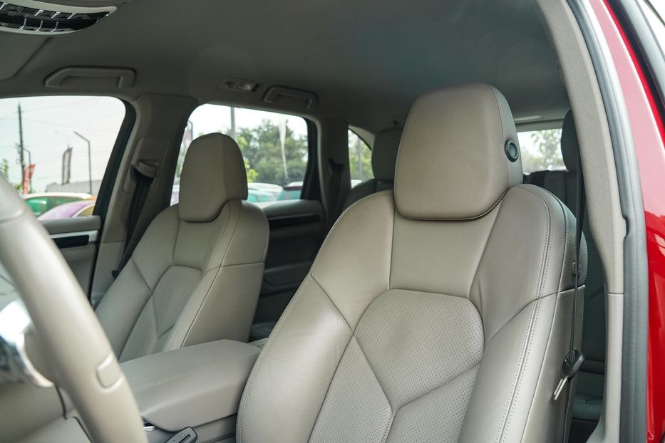 Продам Porsche Cayenne 2013 года в Черновцах