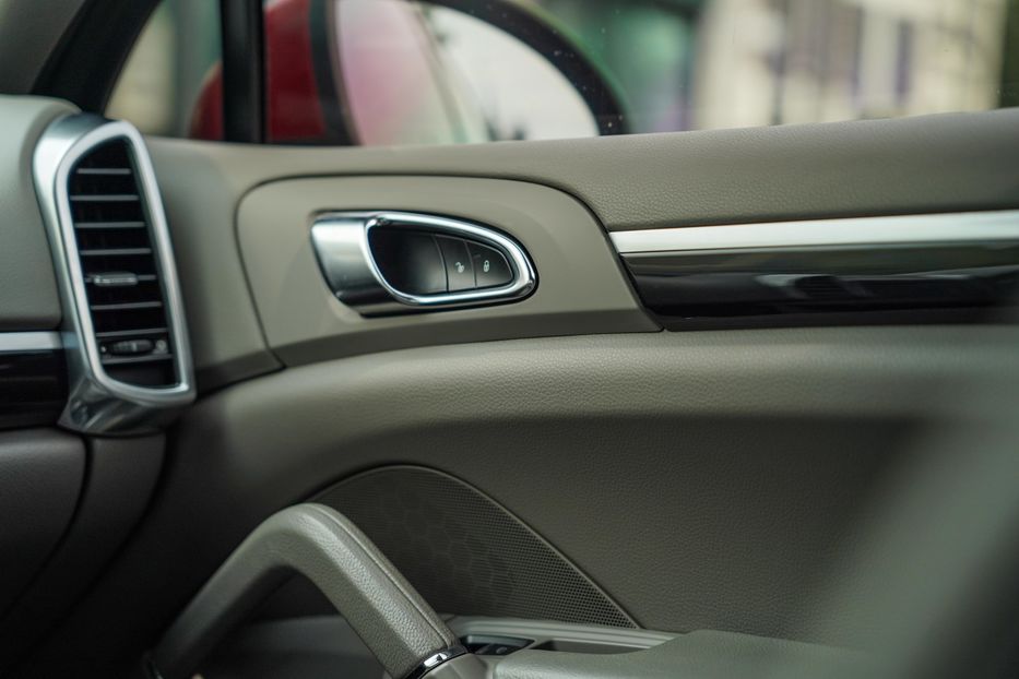 Продам Porsche Cayenne 2013 года в Черновцах