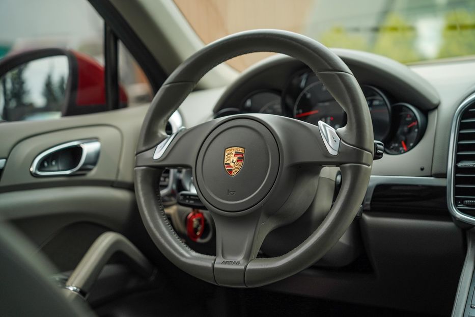 Продам Porsche Cayenne 2013 года в Черновцах