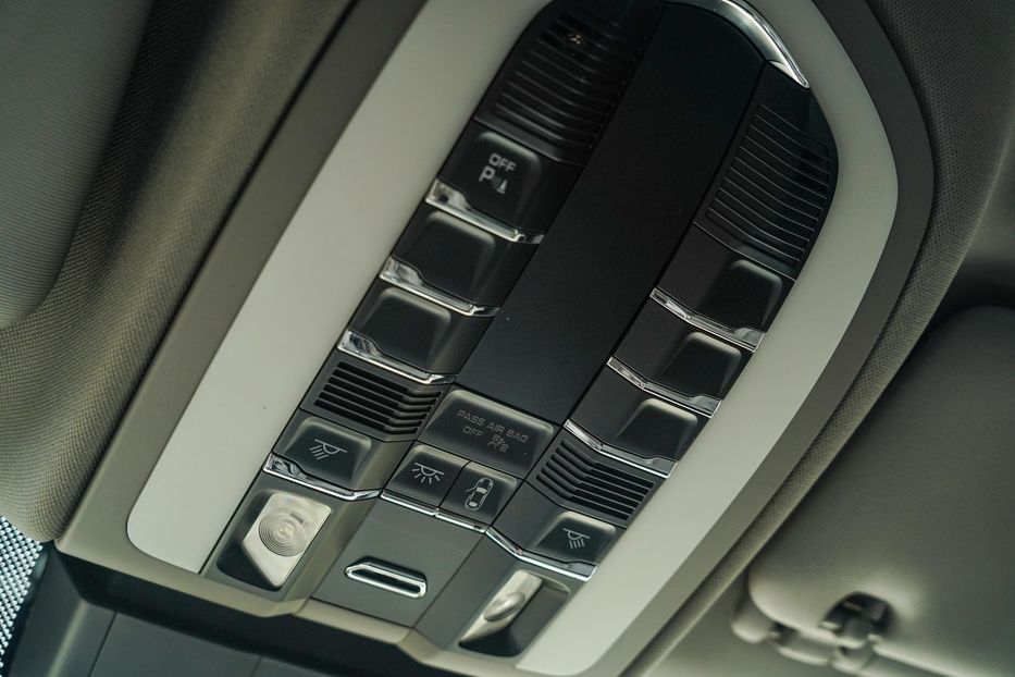 Продам Porsche Cayenne 2013 года в Черновцах