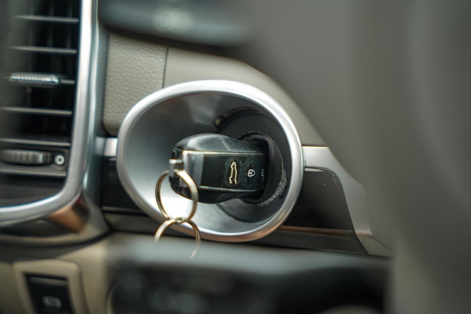 Продам Porsche Cayenne 2013 года в Черновцах
