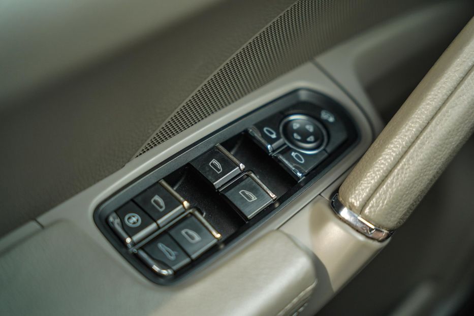 Продам Porsche Cayenne 2013 года в Черновцах