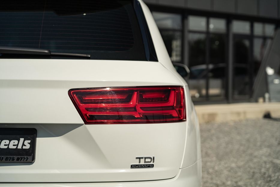 Продам Audi Q7 2017 года в Черновцах