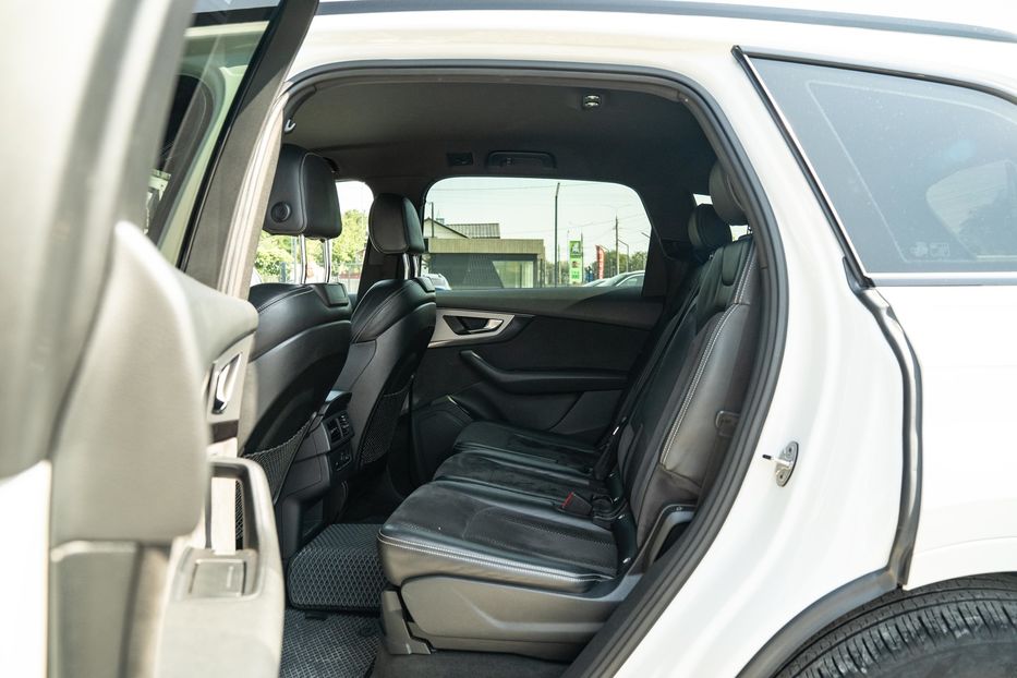 Продам Audi Q7 2017 года в Черновцах