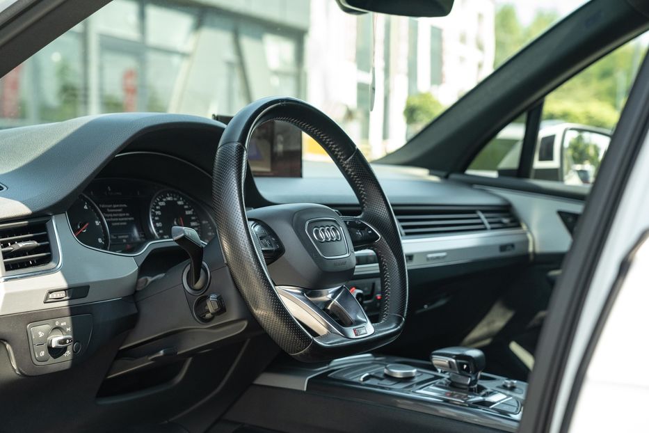 Продам Audi Q7 2017 года в Черновцах