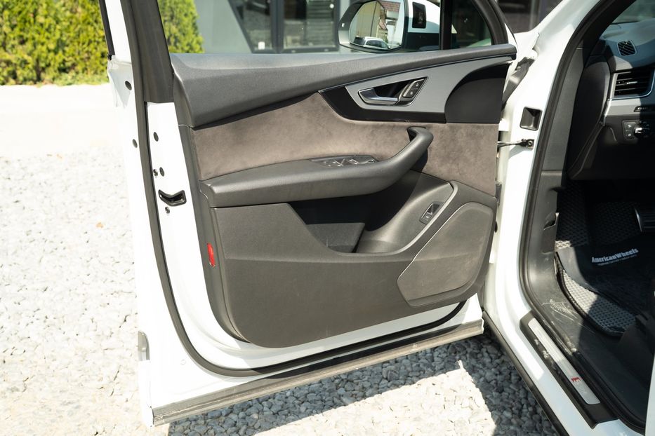 Продам Audi Q7 2017 года в Черновцах