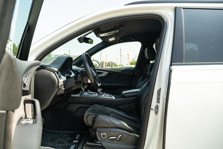 Продам Audi Q7 2017 года в Черновцах