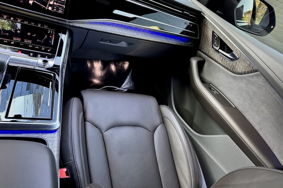 Продам Audi Q8 50 TDI MHEV Quattro S-Line 2018 года в Киеве