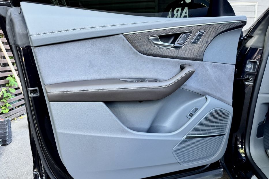 Продам Audi Q8 50 TDI MHEV Quattro S-Line 2018 года в Киеве