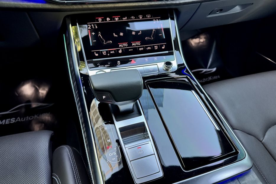 Продам Audi Q8 50 TDI MHEV Quattro S-Line 2018 года в Киеве