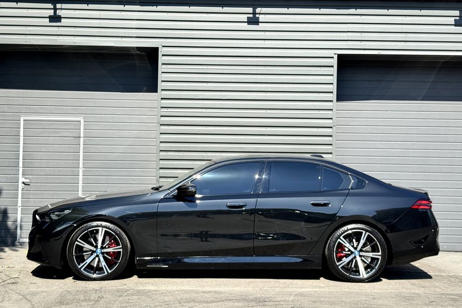 Продам BMW 5 Series GT I5 M60 xDrive 2024 года в Киеве