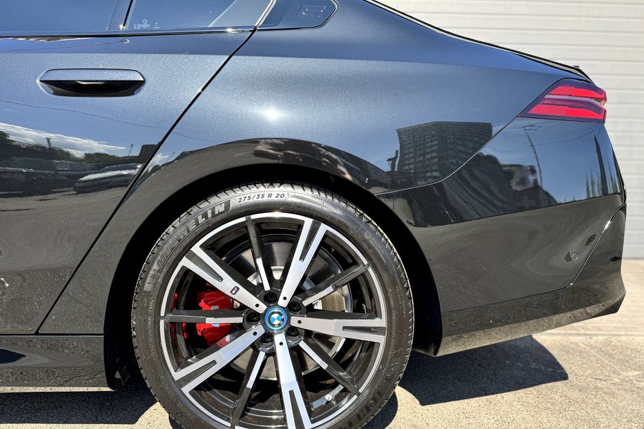Продам BMW 5 Series GT I5 M60 xDrive 2024 года в Киеве