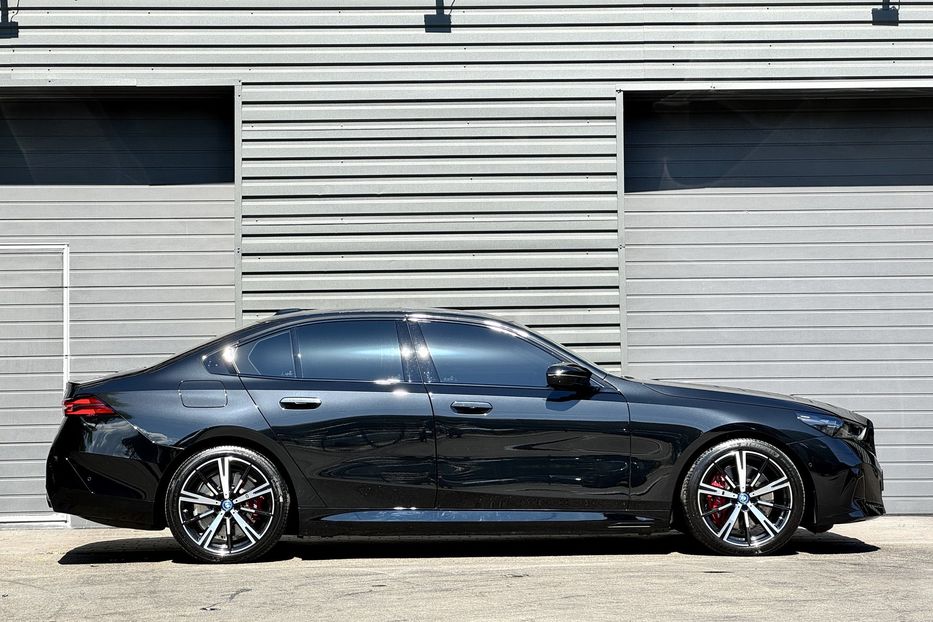 Продам BMW 5 Series GT I5 M60 xDrive 2024 года в Киеве