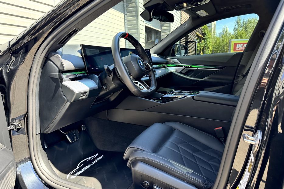 Продам BMW 5 Series GT I5 M60 xDrive 2024 года в Киеве