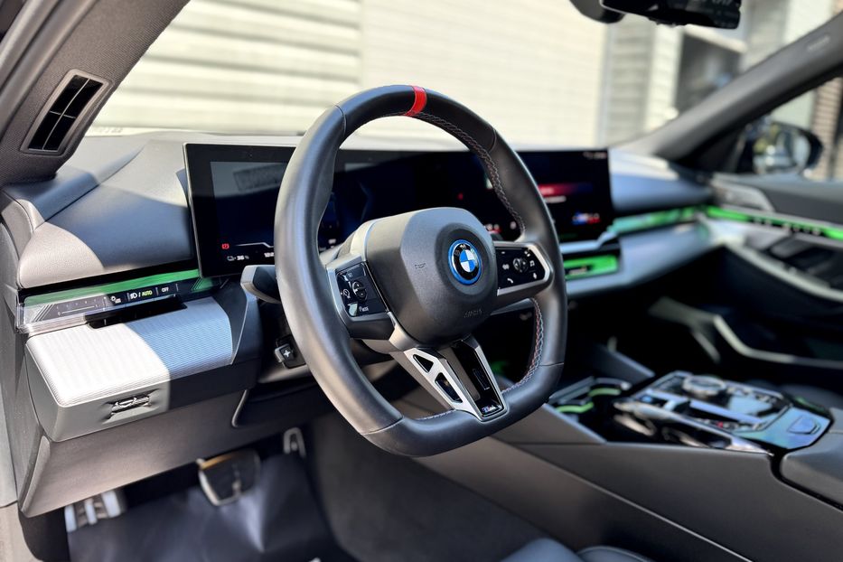Продам BMW 5 Series GT I5 M60 xDrive 2024 года в Киеве
