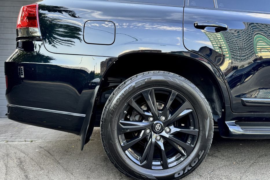 Продам Toyota Land Cruiser 200 Special Edition  2016 года в Киеве