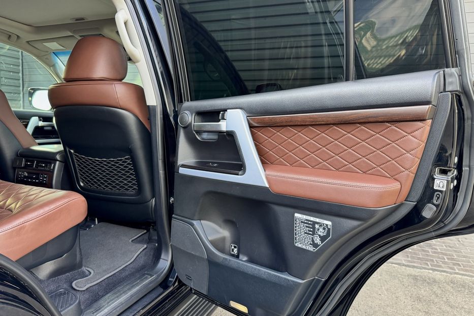Продам Toyota Land Cruiser 200 Special Edition  2016 года в Киеве
