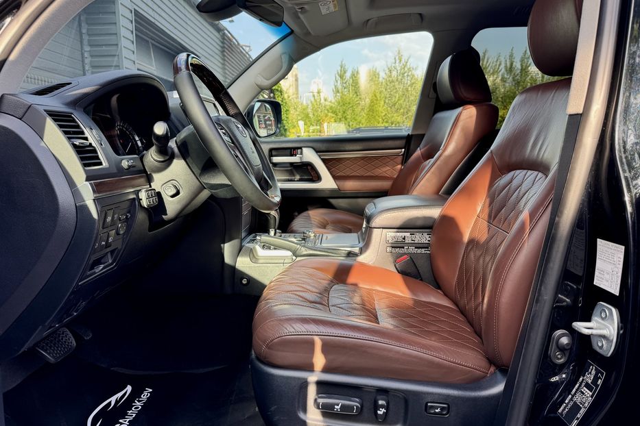 Продам Toyota Land Cruiser 200 Special Edition  2016 года в Киеве