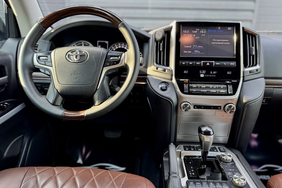 Продам Toyota Land Cruiser 200 Special Edition  2016 года в Киеве