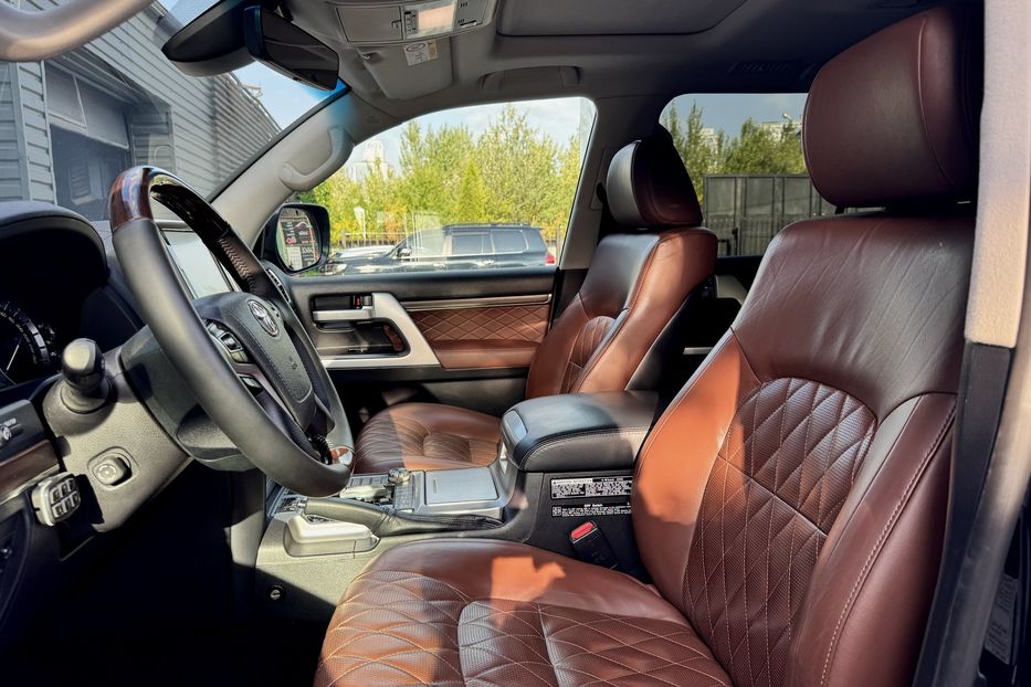 Продам Toyota Land Cruiser 200 Special Edition  2016 года в Киеве