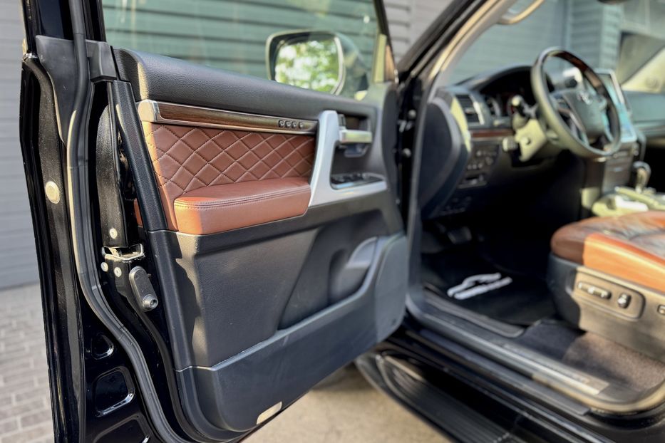 Продам Toyota Land Cruiser 200 Special Edition  2016 года в Киеве