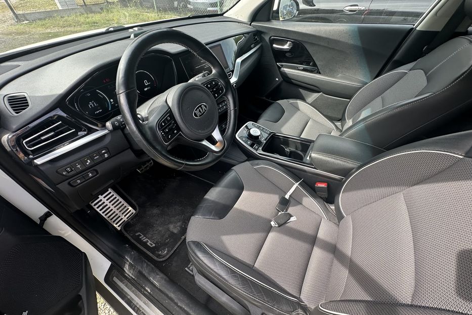 Продам Kia Niro 64квт 2021 года в Львове