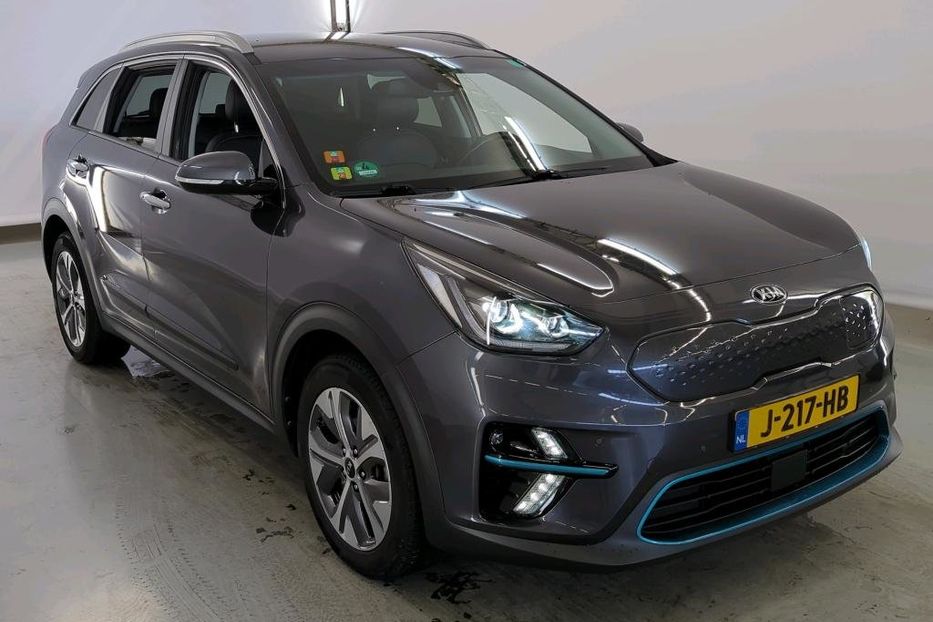 Продам Kia Niro 64КВТ  2020 года в Львове