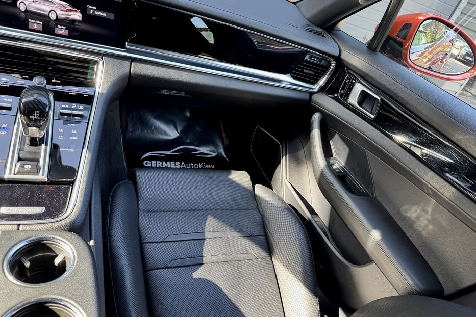 Продам Porsche Panamera 2020 года в Киеве