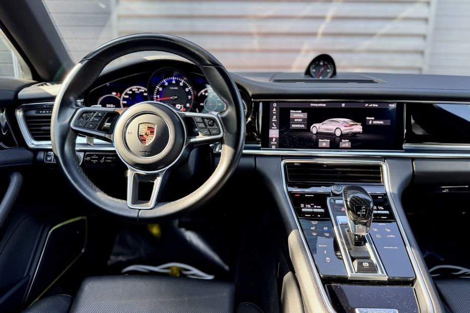 Продам Porsche Panamera 2020 года в Киеве