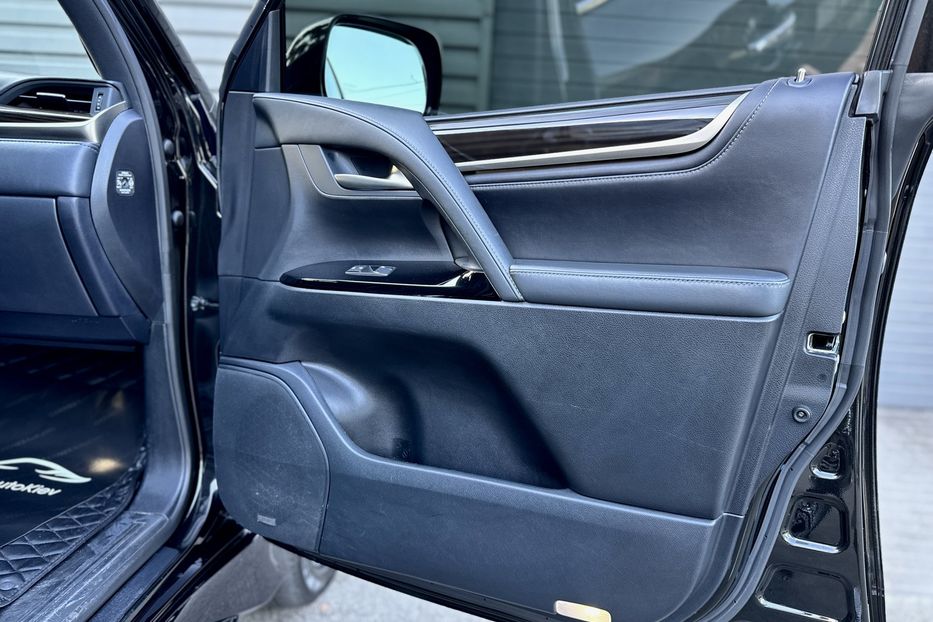 Продам Lexus LX 570 Luxury+  2019 года в Киеве