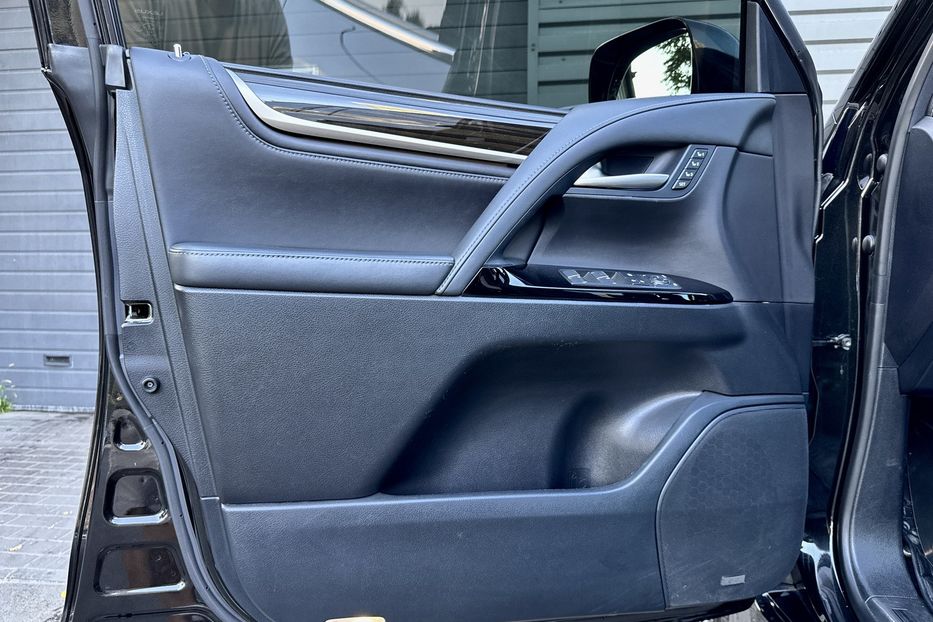 Продам Lexus LX 570 Luxury+  2019 года в Киеве