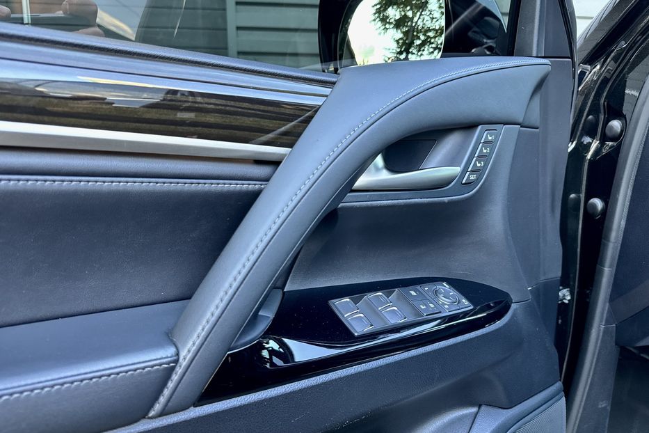 Продам Lexus LX 570 Luxury+  2019 года в Киеве