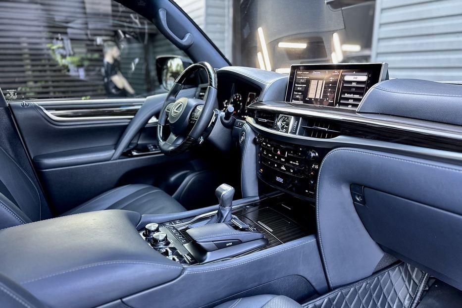 Продам Lexus LX 570 Luxury+  2019 года в Киеве