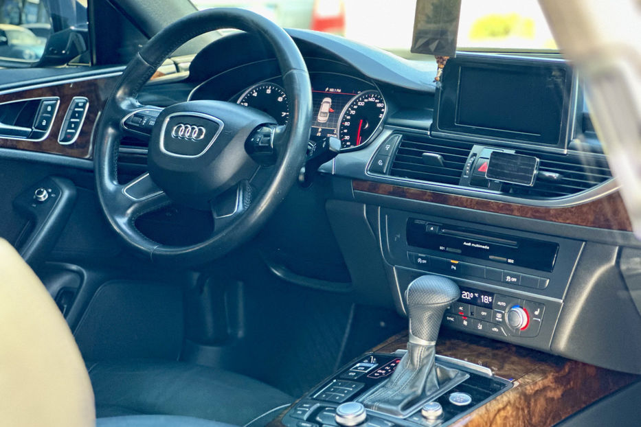 Продам Audi A6 2013 года в Киеве