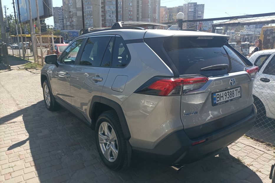 Продам Toyota Rav 4 xle 2020 года в Одессе