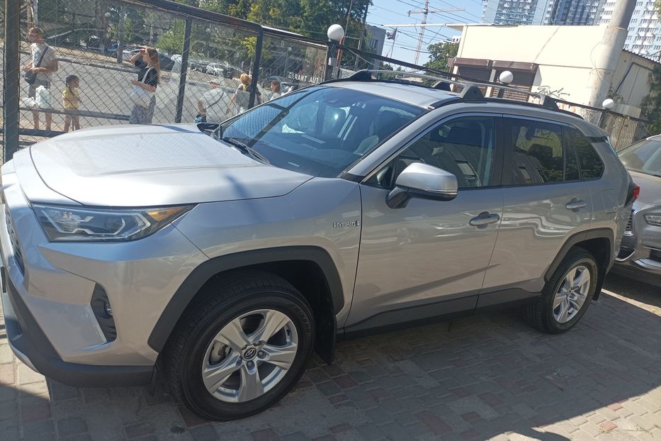 Продам Toyota Rav 4 xle 2020 года в Одессе