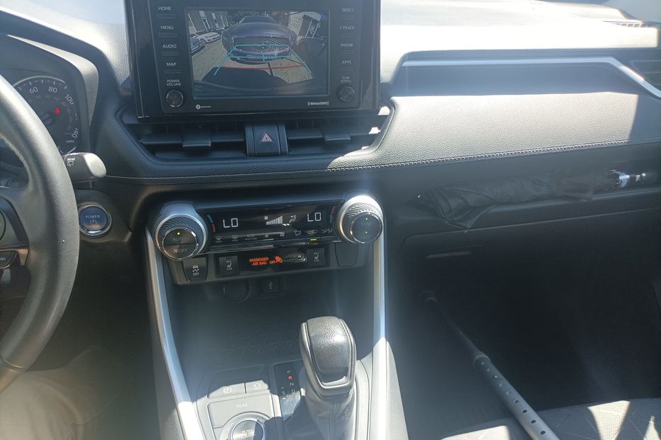 Продам Toyota Rav 4 xle 2020 года в Одессе