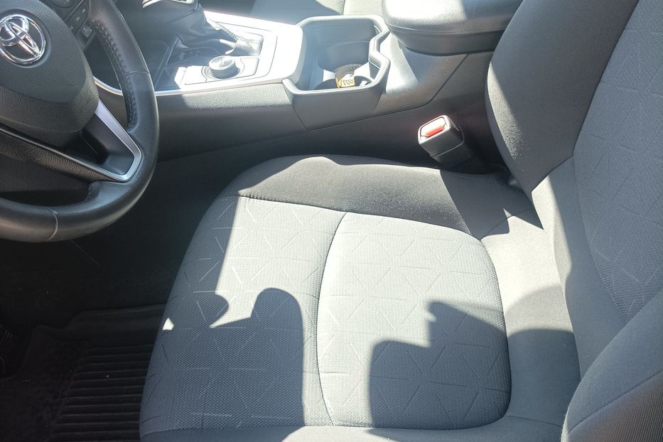 Продам Toyota Rav 4 xle 2020 года в Одессе