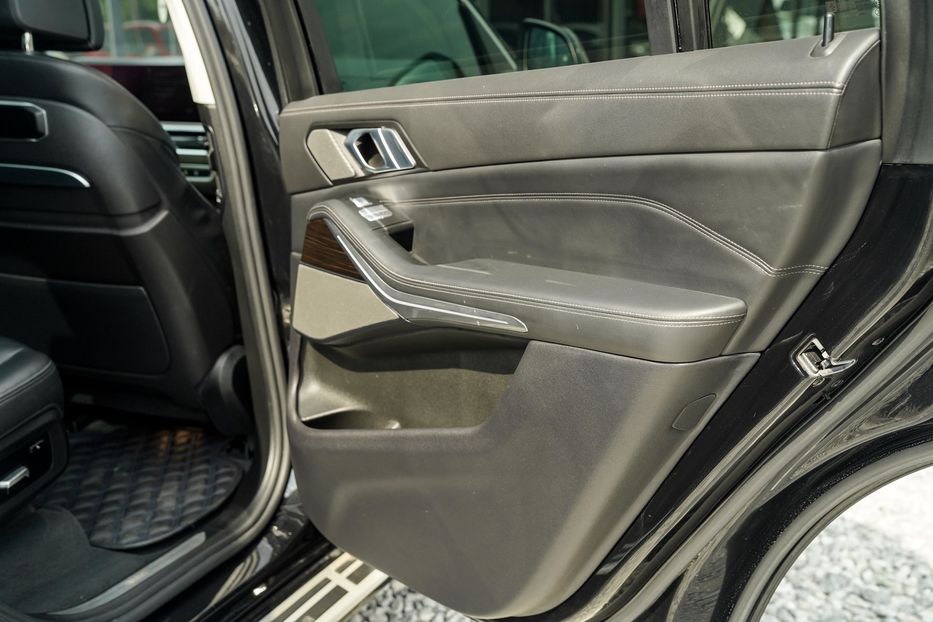 Продам BMW X7 xDrive40I 2022 года в Черновцах