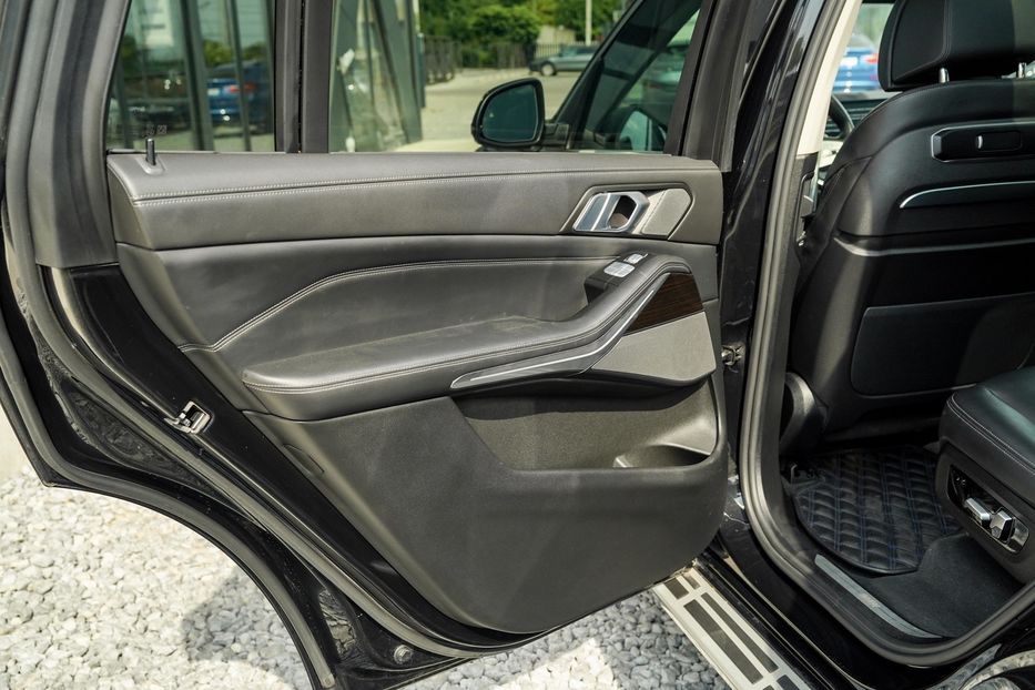 Продам BMW X7 xDrive40I 2022 года в Черновцах