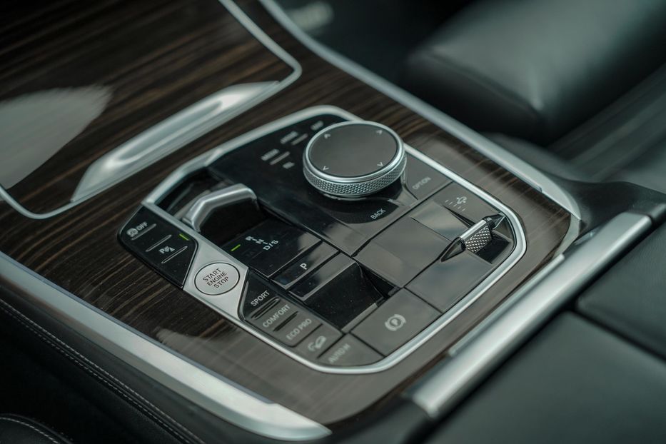 Продам BMW X7 xDrive40I 2022 года в Черновцах