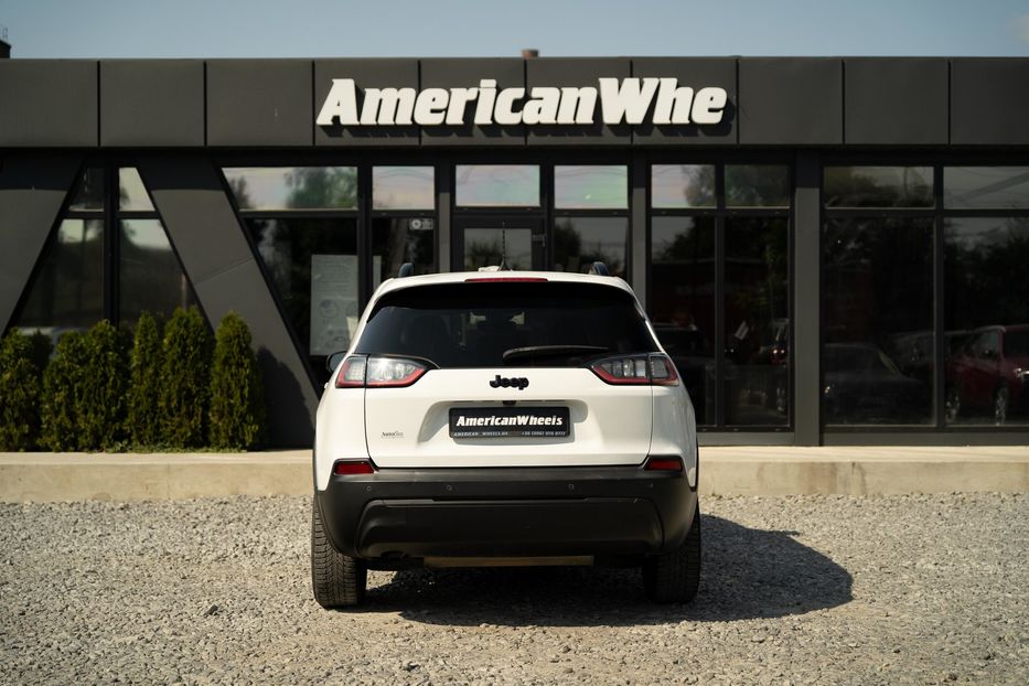 Продам Jeep Cherokee Latitude Plus 2020 года в Черновцах