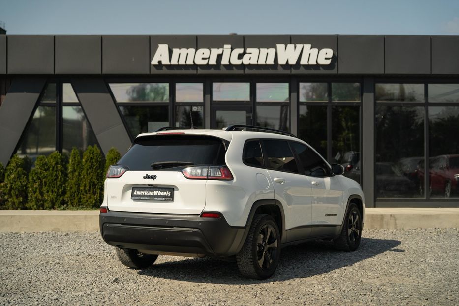 Продам Jeep Cherokee Latitude Plus 2020 года в Черновцах
